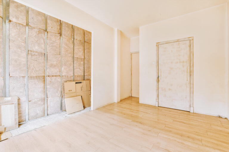 Isolation phonique d&rsquo;un mur : guide complet