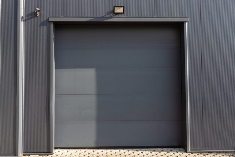 Isolation d&rsquo;une porte de garage : les meilleures solutions