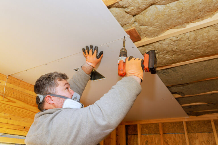 Isoler phoniquement un plafond : conseils de pro