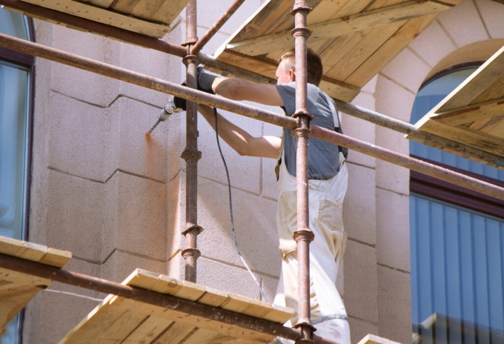 Quelle aide ravalement façade sans isolation extérieur ?